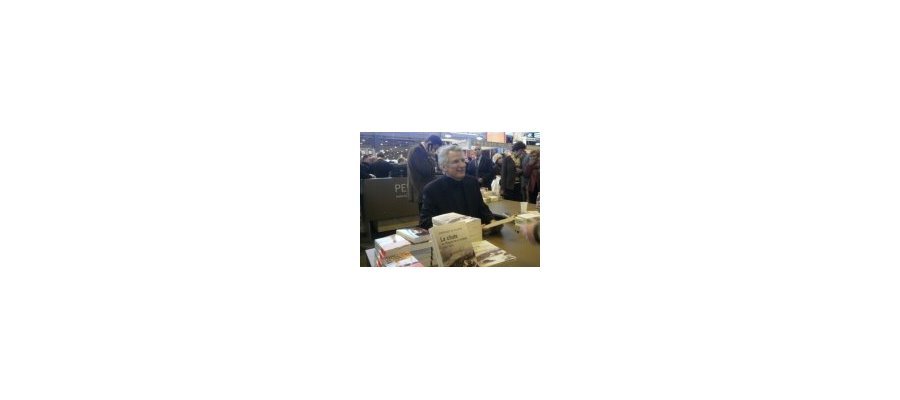 Image:Dominique De Villepin pris à partie sur l'affaire de l'ouvrage de Denis Robert retiré des ventes en librairies lors de sa sortie